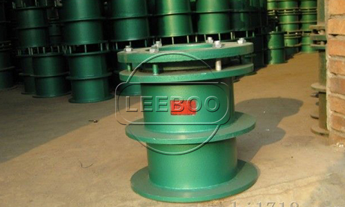 沉降縫處穿過(guò)管線需要加裝防水套管進(jìn)行保護(hù)